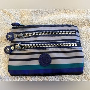 Small bag for credit cards, phone and other necessities